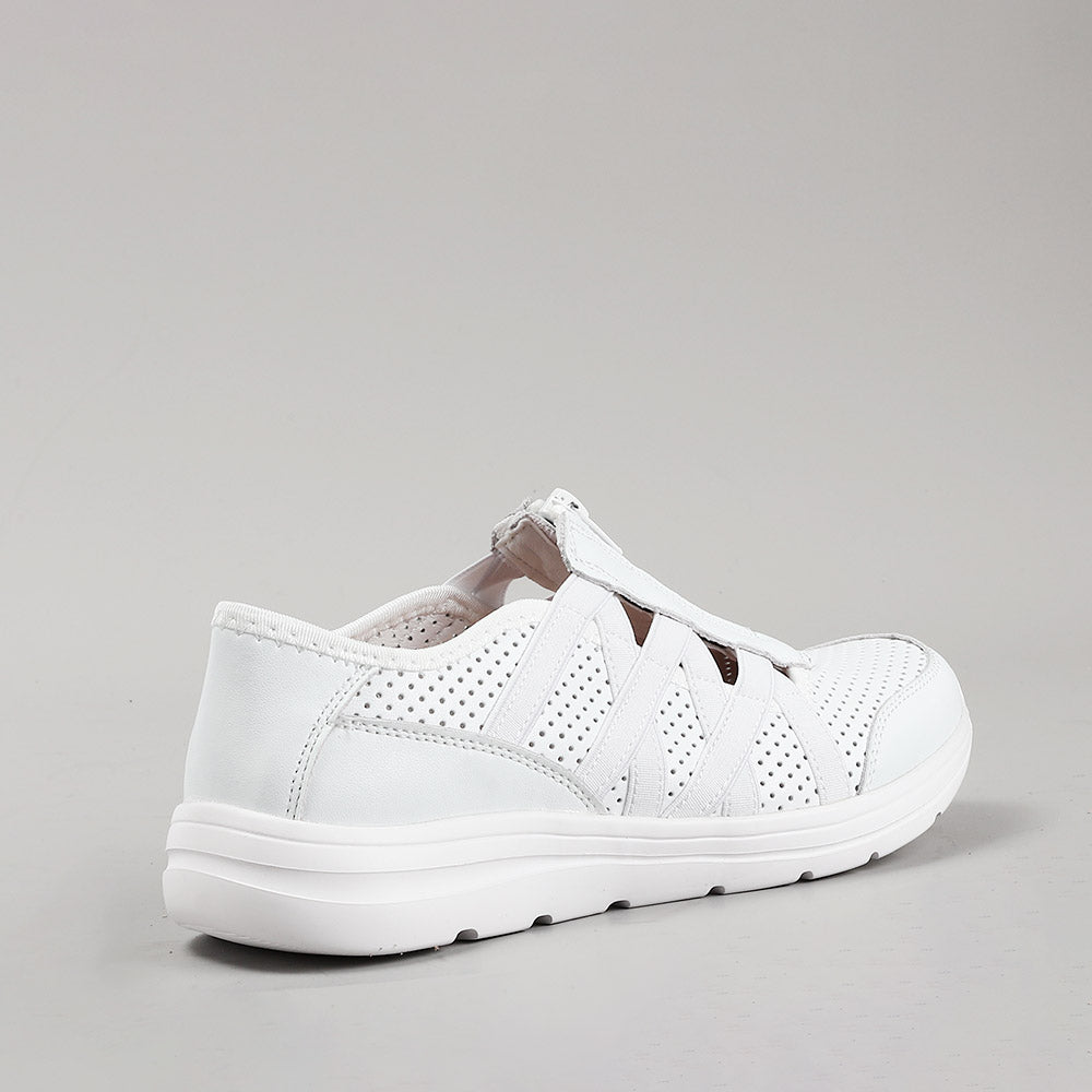 Callum - White