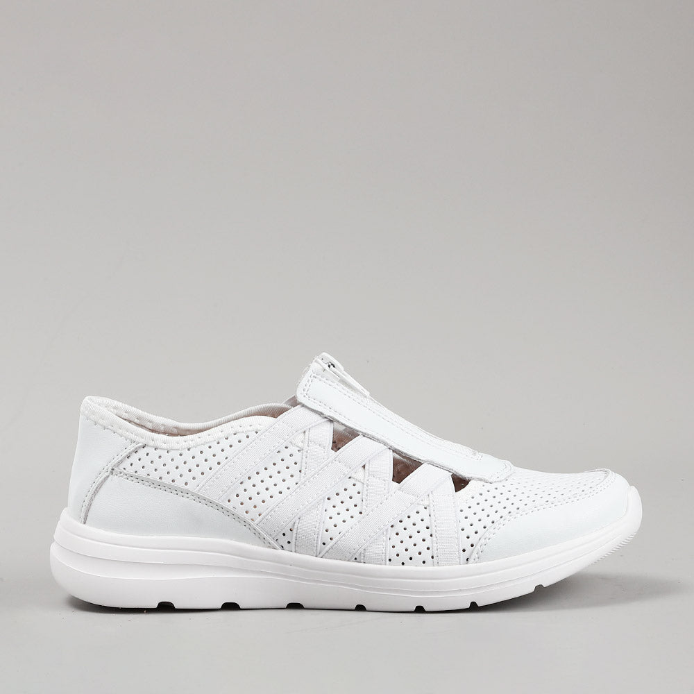 Callum - White