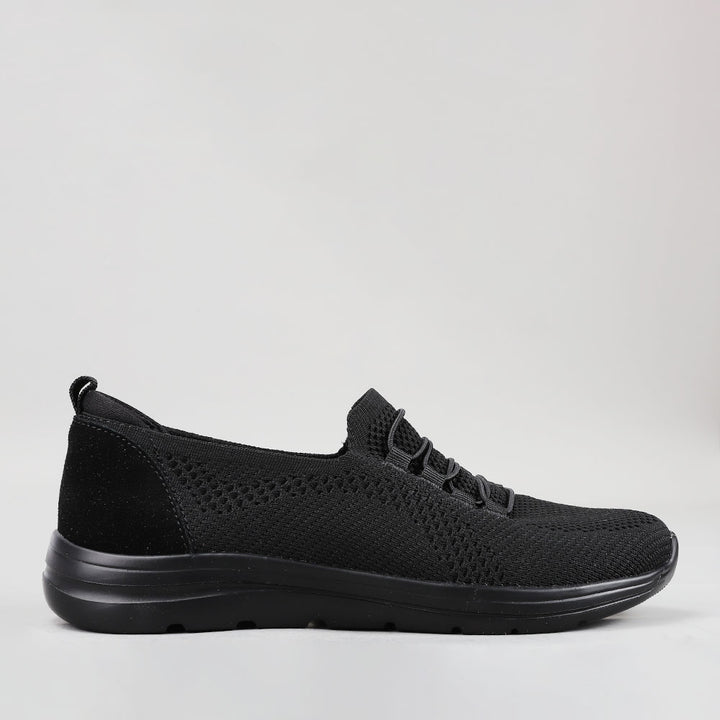 Cyrtis - Black - CC Resorts