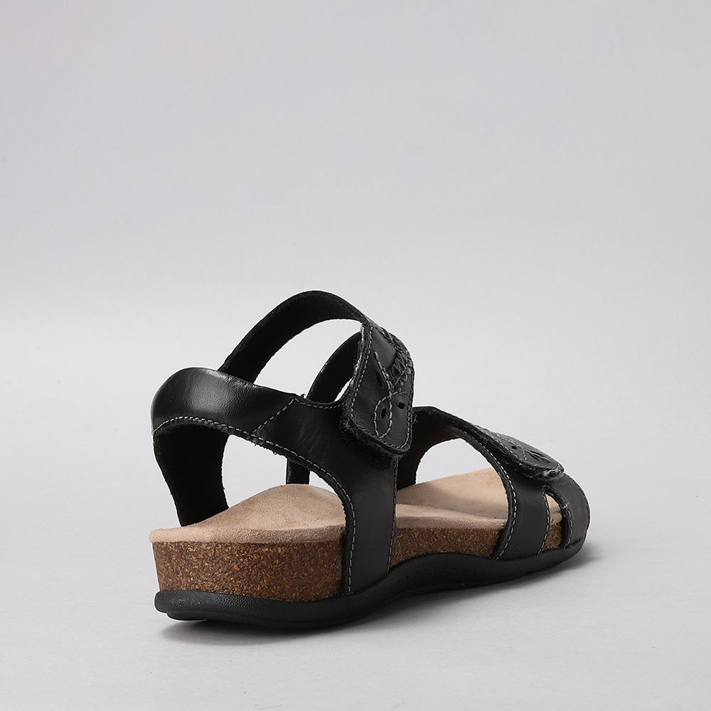 Ferro - Black - CC Resorts