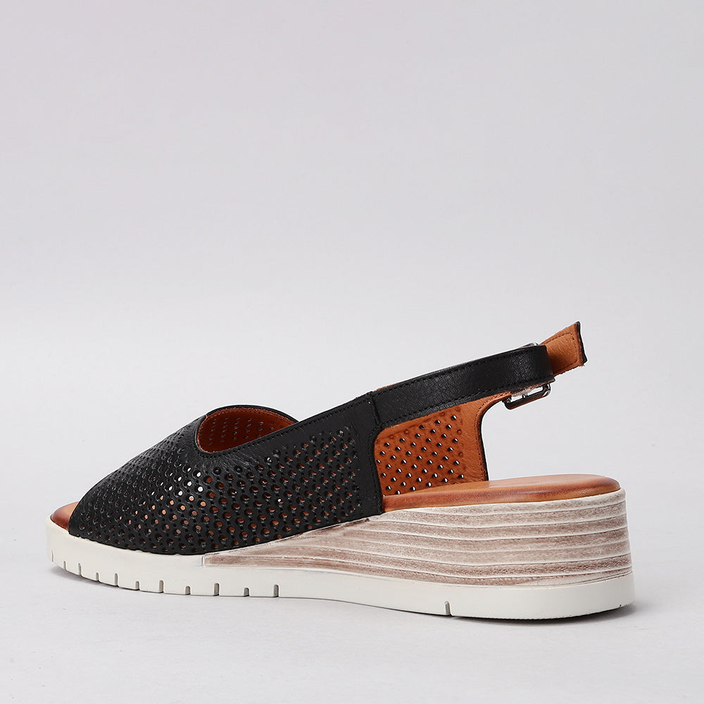 Terina - Black - LE SANSA